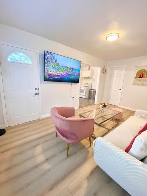 Pink Cozy House 2 Bedrooms Rosemead Bagian luar foto